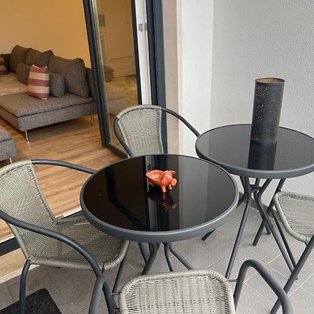 Modern Twin Room With A Balcony Монтіжу Екстер'єр фото