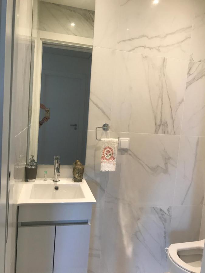Modern Twin Room With A Balcony Монтіжу Екстер'єр фото