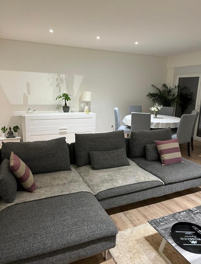 Modern Twin Room With A Balcony Монтіжу Екстер'єр фото
