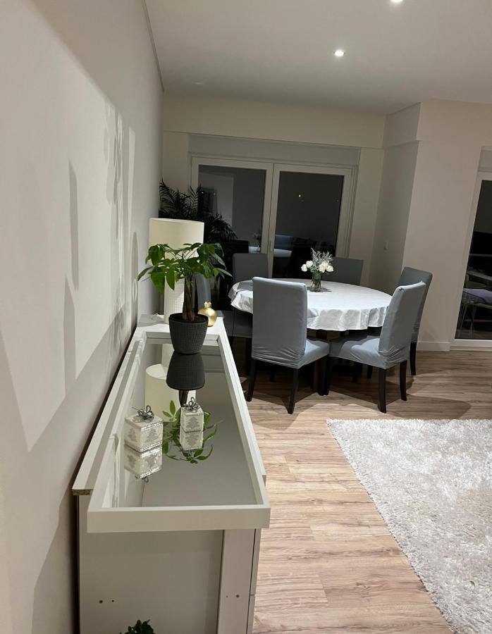Modern Twin Room With A Balcony Монтіжу Екстер'єр фото