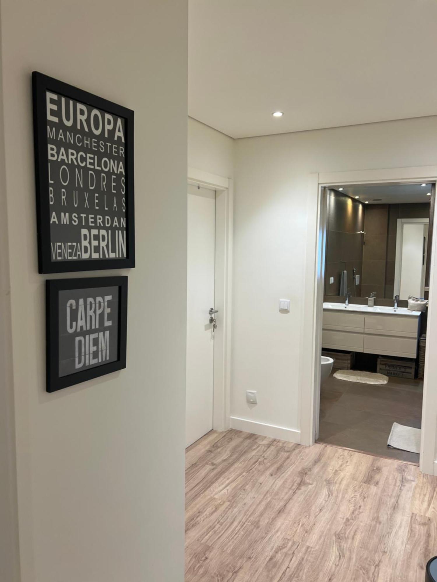Modern Twin Room With A Balcony Монтіжу Екстер'єр фото