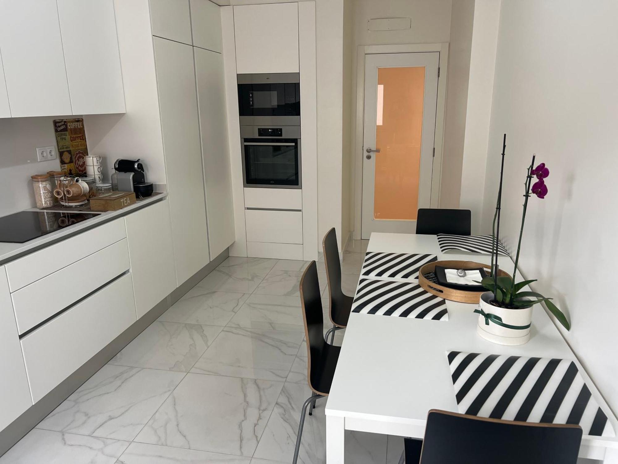 Modern Twin Room With A Balcony Монтіжу Екстер'єр фото