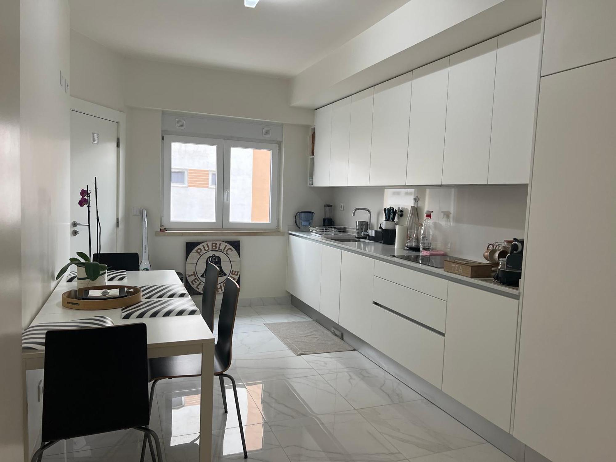 Modern Twin Room With A Balcony Монтіжу Екстер'єр фото