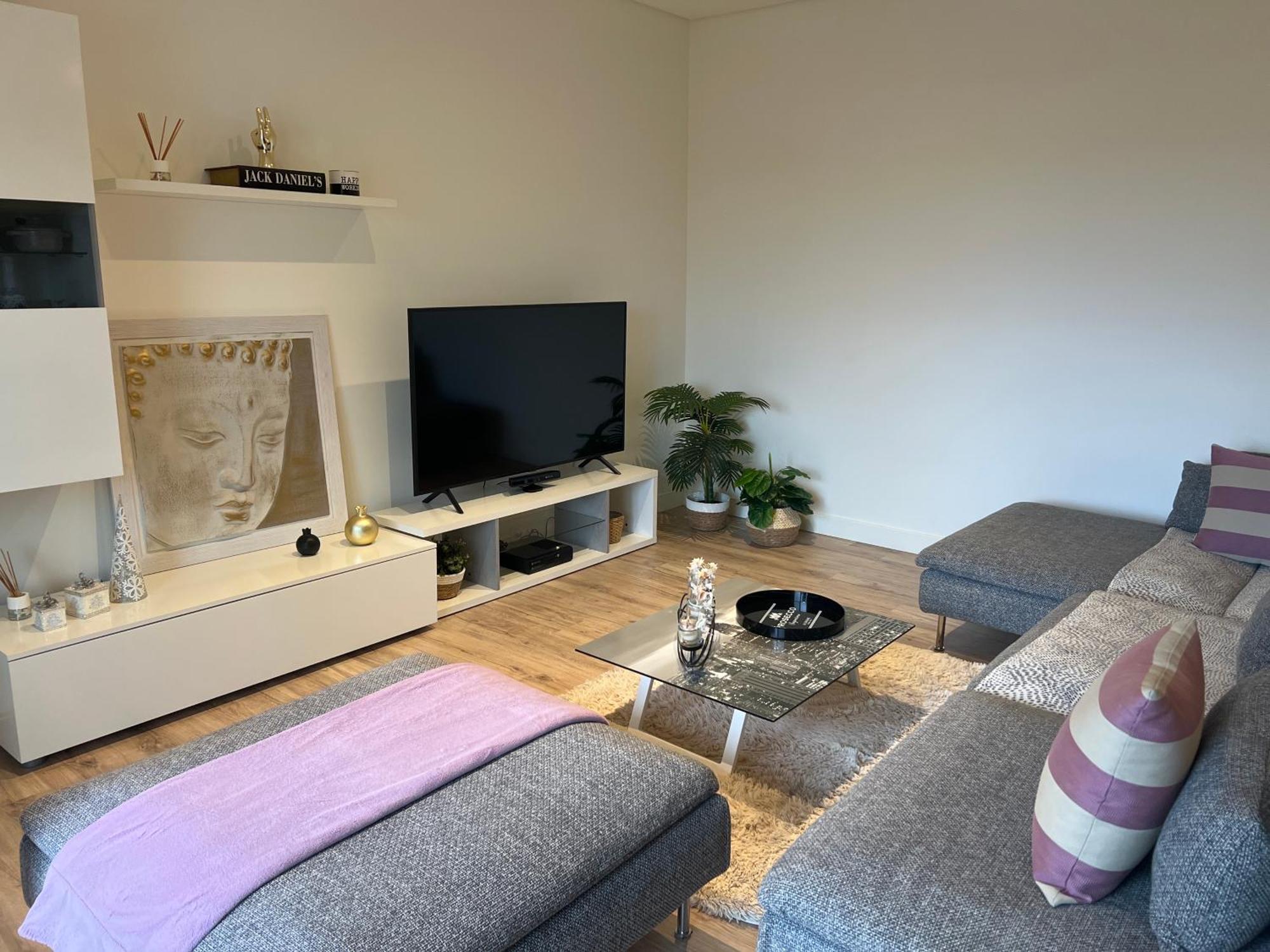 Modern Twin Room With A Balcony Монтіжу Екстер'єр фото